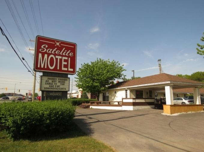 Satelite Motel Су-Сент-Марі Екстер'єр фото